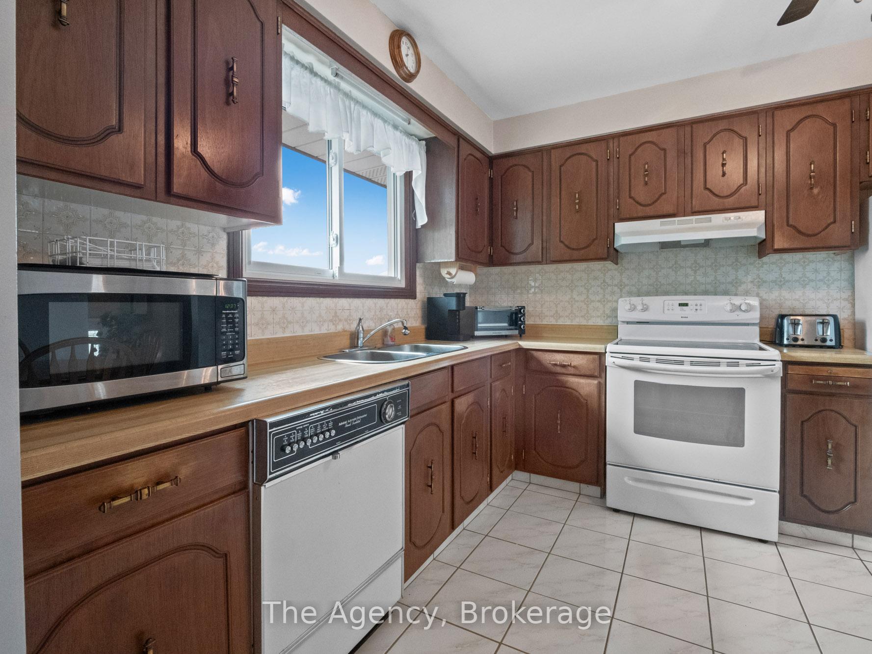 Photo 13 of 36 Robert Street, Welland, Lincoln/Crowland — HOMEH