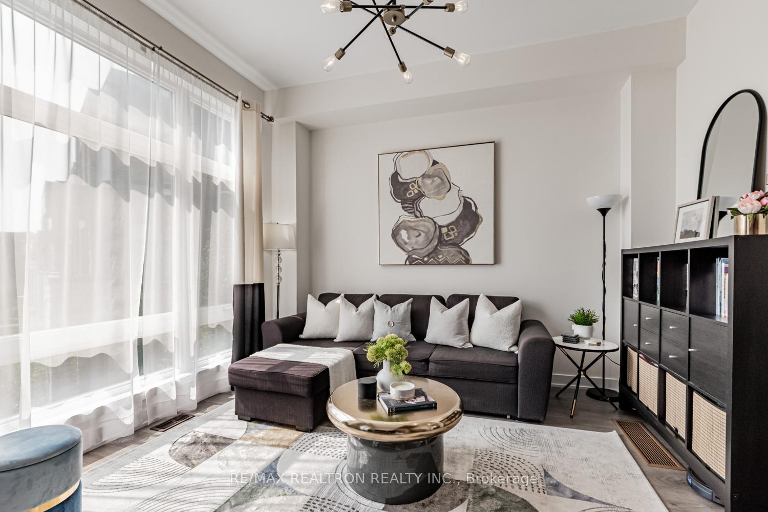 Photo 8 of 38 Carpaccio Avenue, Vaughan, Vellore Village — HOMEH