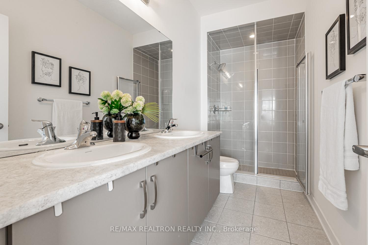 Photo 19 of 38 Carpaccio Avenue, Vaughan, Vellore Village — HOMEH