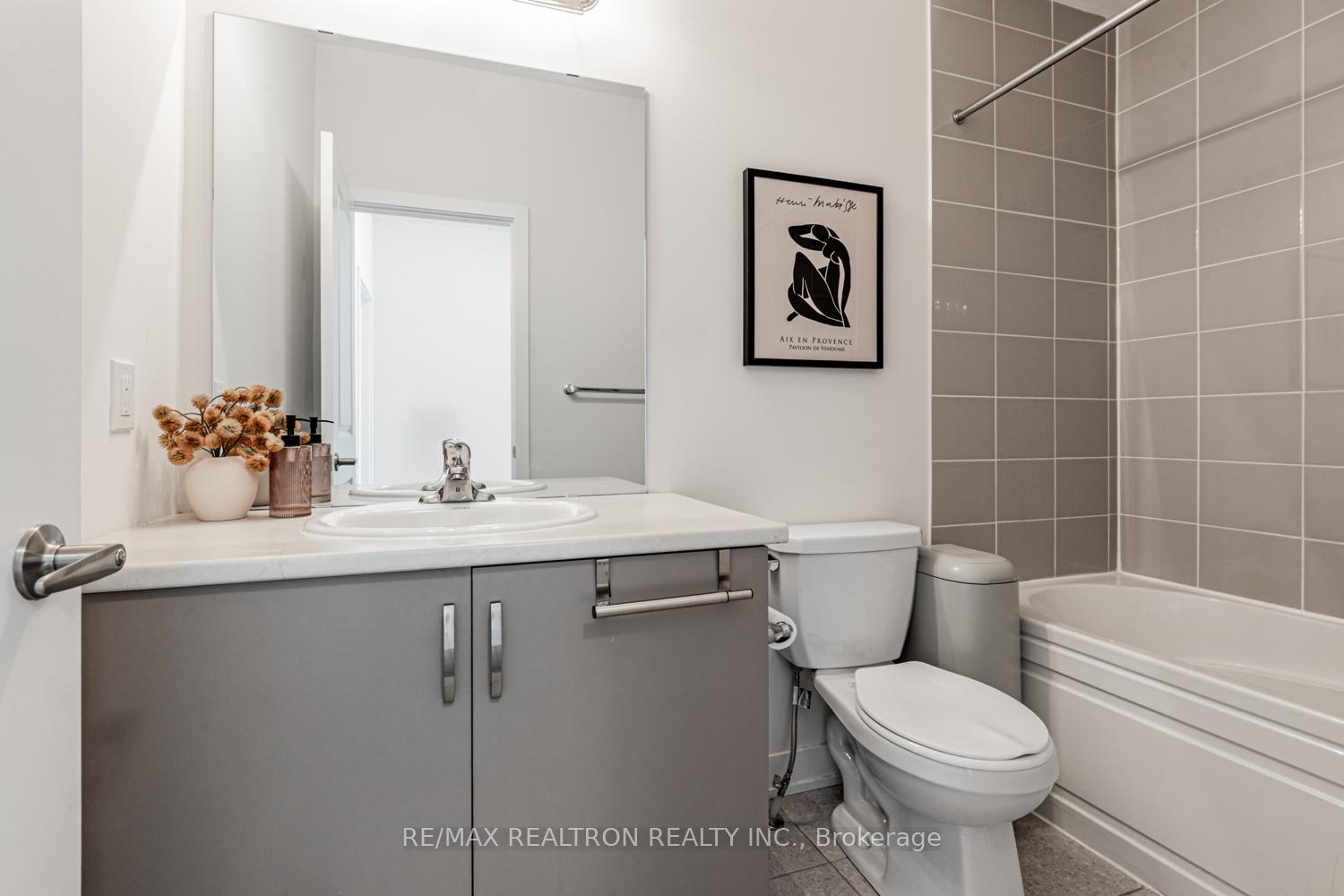 Photo 23 of 38 Carpaccio Avenue, Vaughan, Vellore Village — HOMEH