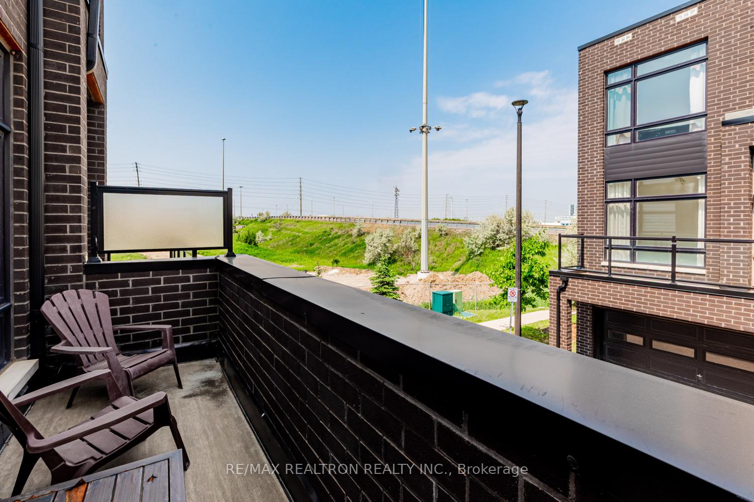 Photo 25 of 38 Carpaccio Avenue, Vaughan, Vellore Village — HOMEH