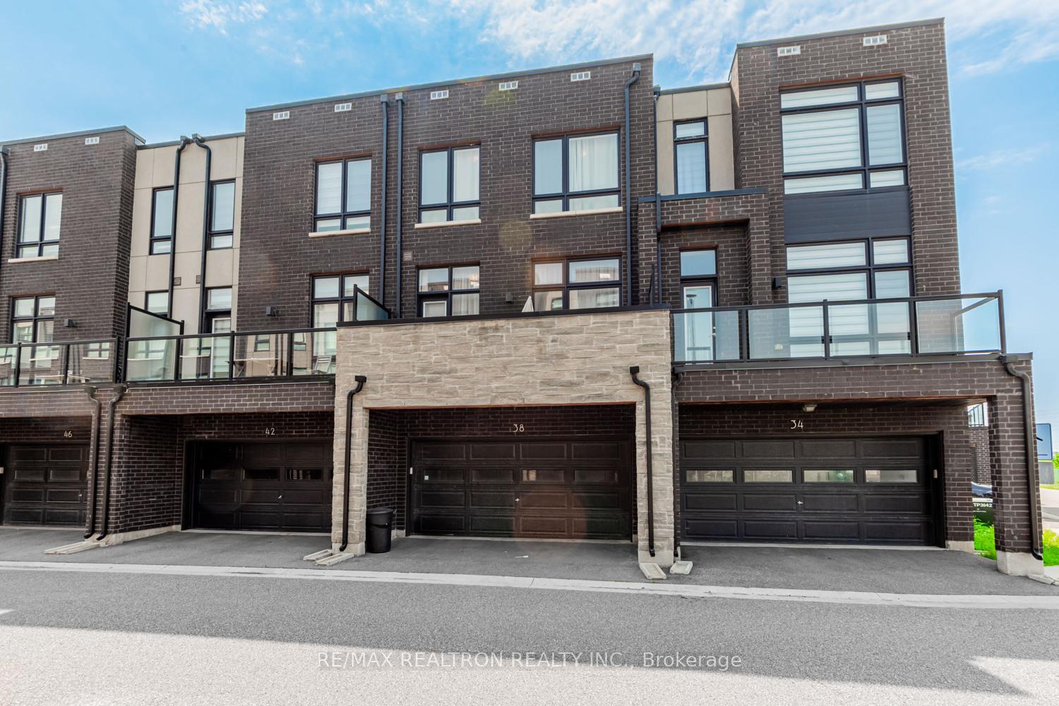 Photo 26 of 38 Carpaccio Avenue, Vaughan, Vellore Village — HOMEH