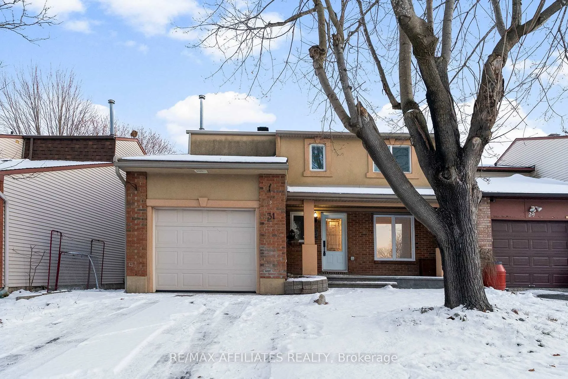Photo 1 of 31 Exeter Drive, Ottawa, Barrhaven - On the Green — HOMEH