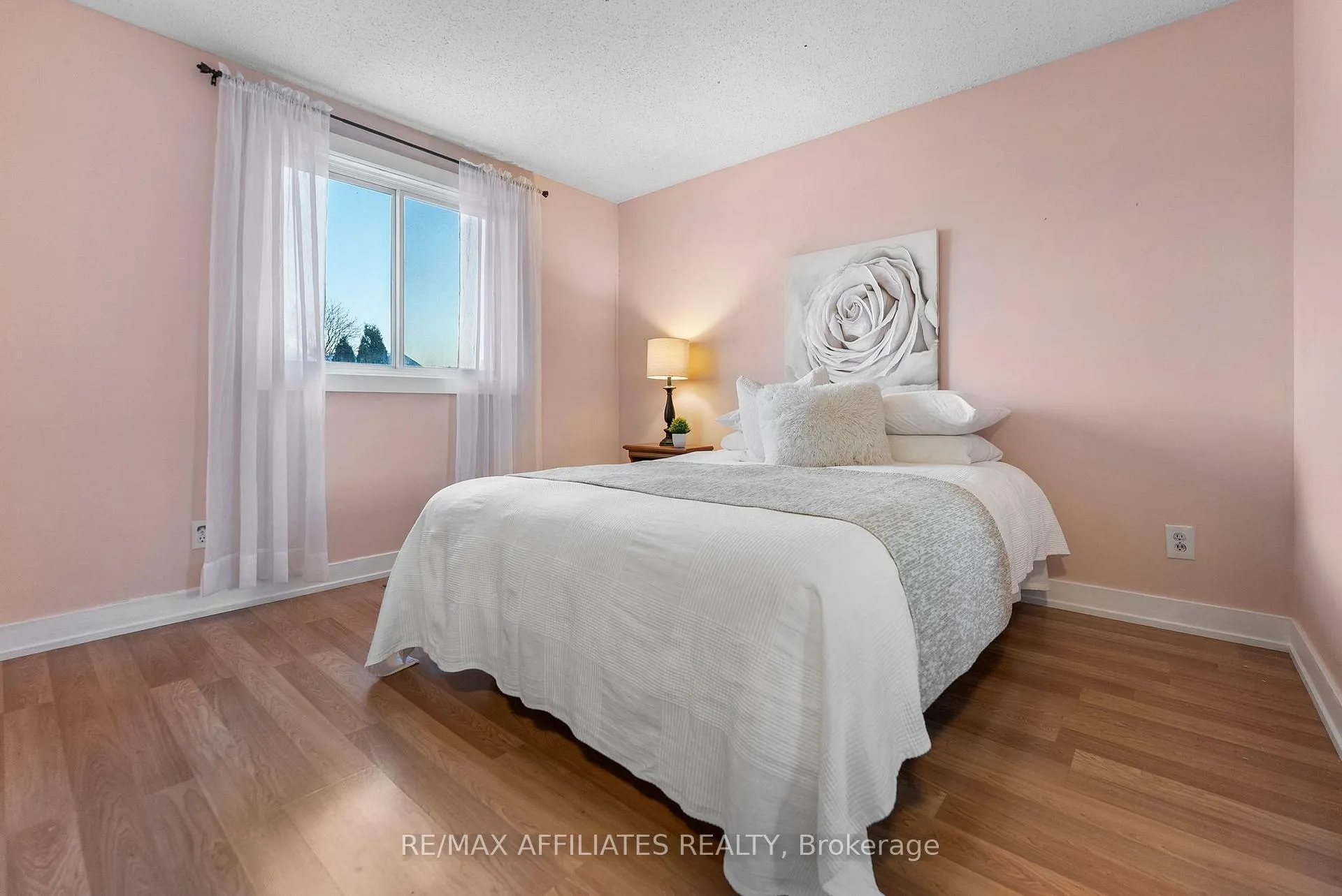 Photo 18 of 31 Exeter Drive, Ottawa, Barrhaven - On the Green — HOMEH