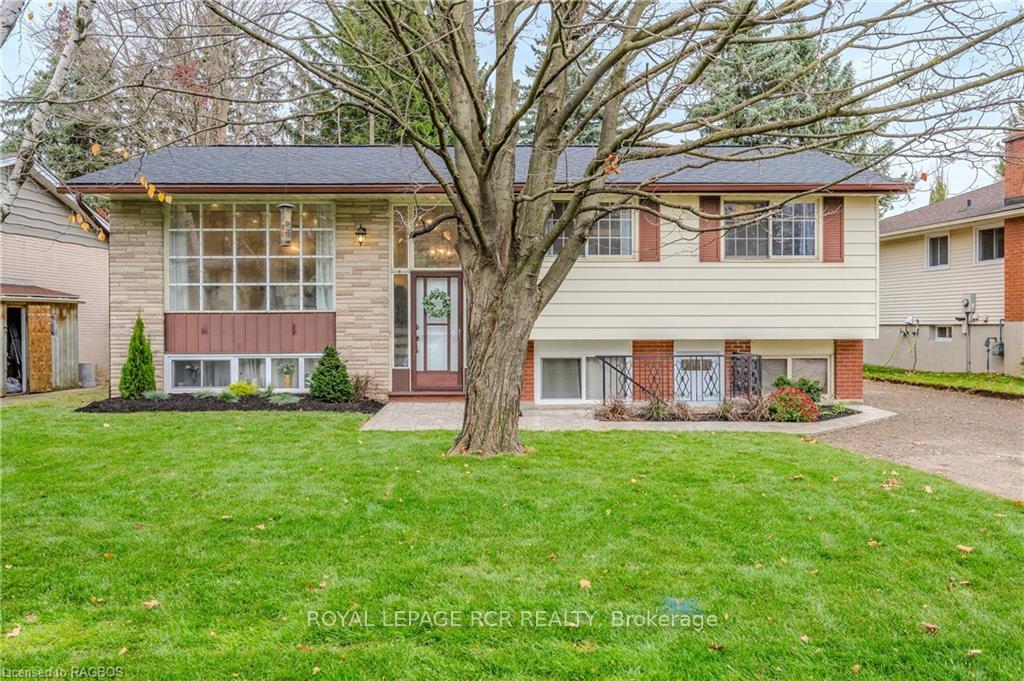 Photo 1 of 556 Sprucehill Avenue, Waterloo — HOMEH