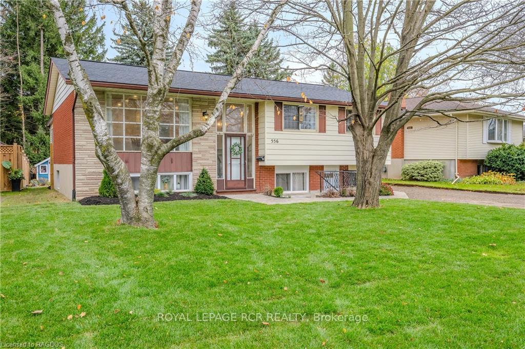 Photo 3 of 556 Sprucehill Avenue, Waterloo — HOMEH