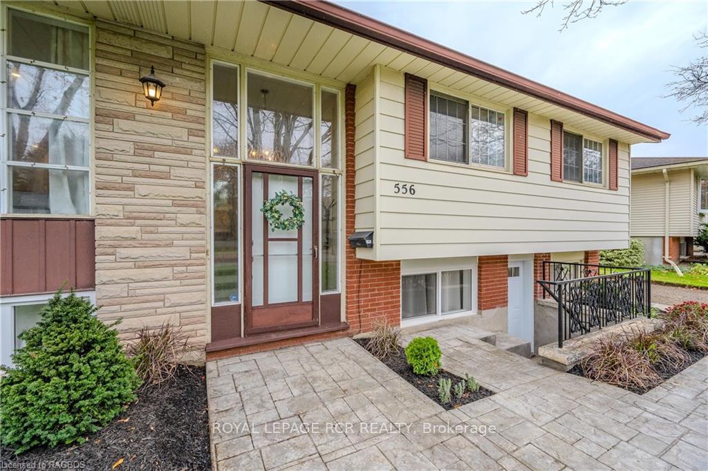 Photo 4 of 556 Sprucehill Avenue, Waterloo — HOMEH