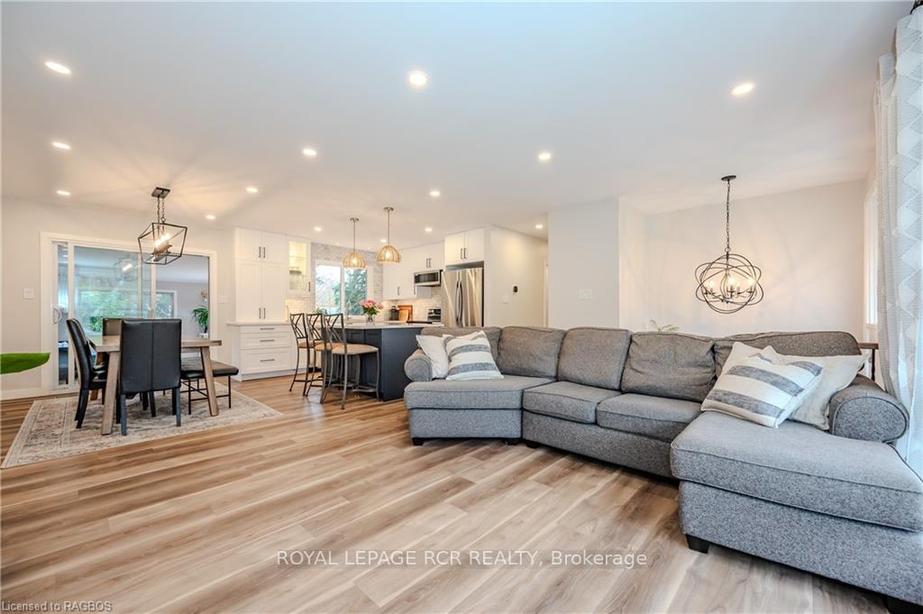 Photo 9 of 556 Sprucehill Avenue, Waterloo — HOMEH
