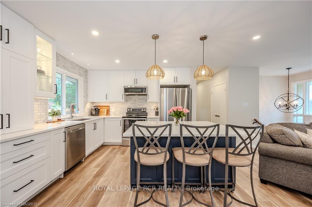Photo 15 of 556 Sprucehill Avenue, Waterloo — HOMEH