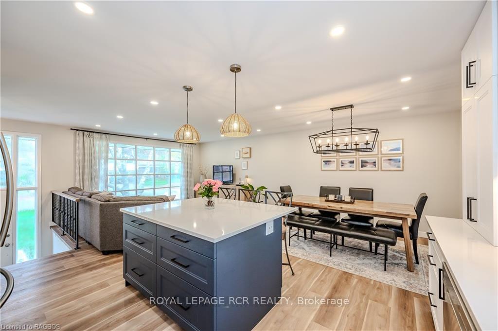 Photo 19 of 556 Sprucehill Avenue, Waterloo — HOMEH