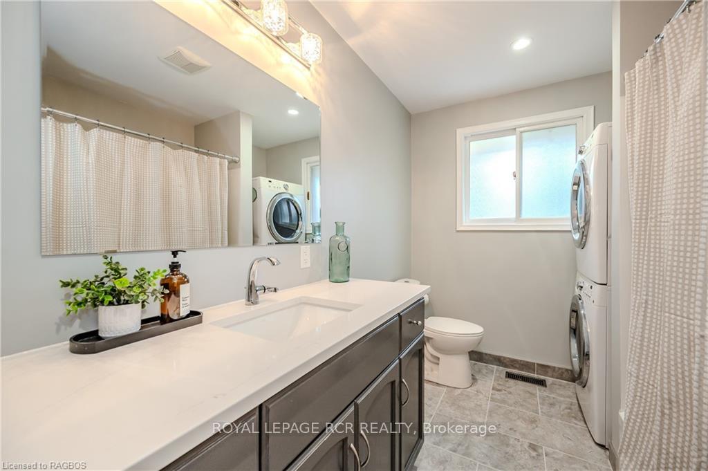 Photo 23 of 556 Sprucehill Avenue, Waterloo — HOMEH