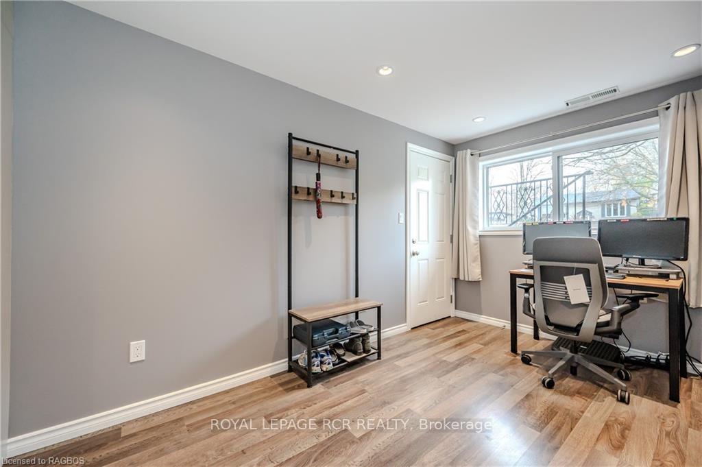Photo 29 of 556 Sprucehill Avenue, Waterloo — HOMEH