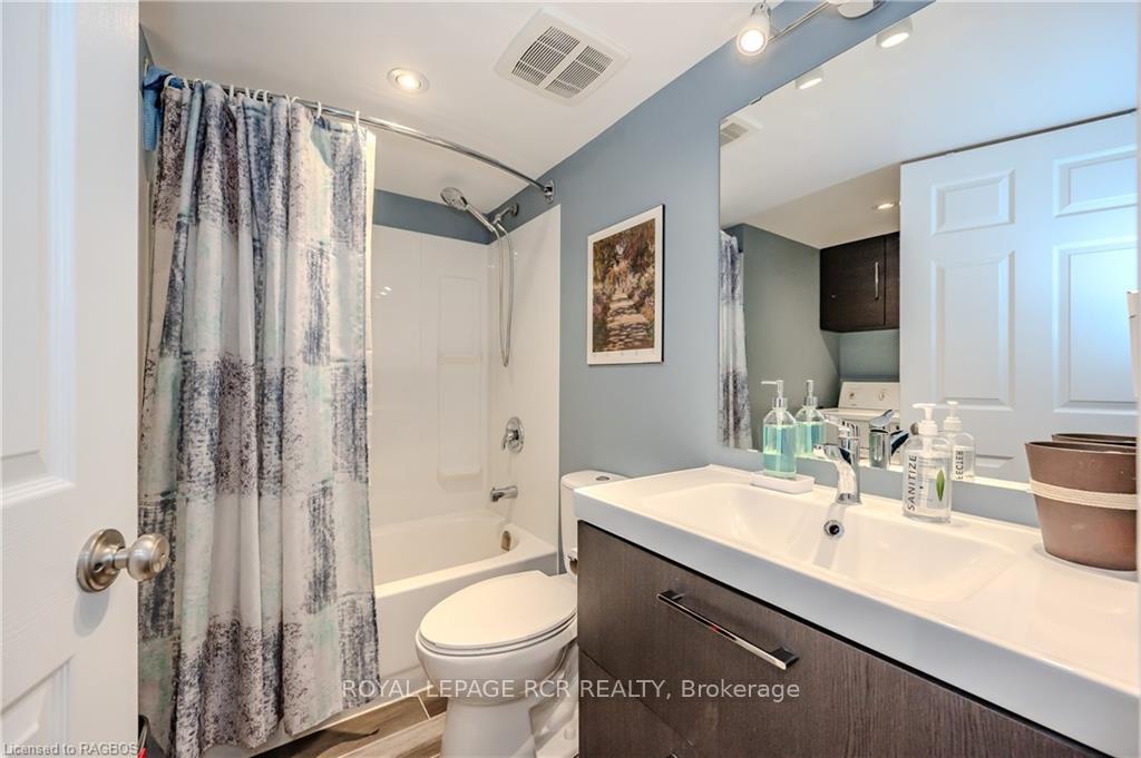 Photo 35 of 556 Sprucehill Avenue, Waterloo — HOMEH