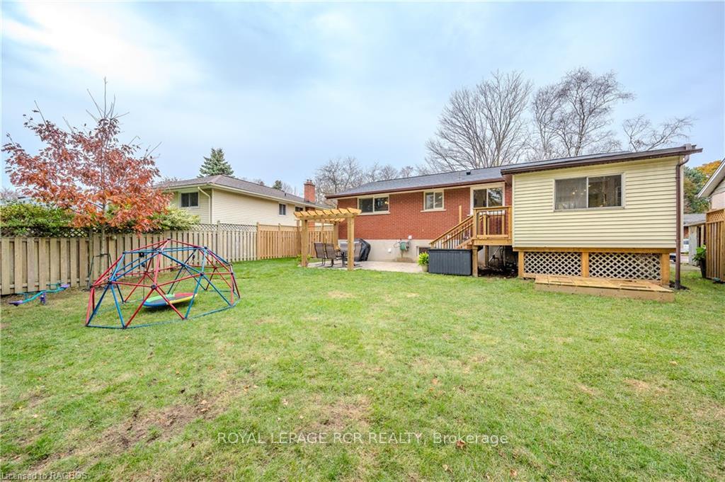 Photo 43 of 556 Sprucehill Avenue, Waterloo — HOMEH
