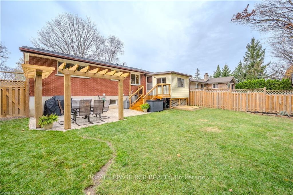 Photo 45 of 556 Sprucehill Avenue, Waterloo — HOMEH