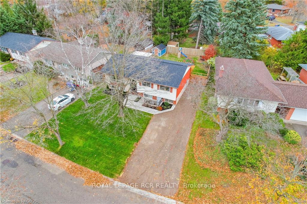 Photo 49 of 556 Sprucehill Avenue, Waterloo — HOMEH