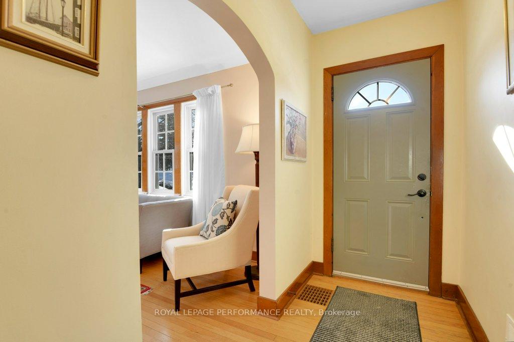 Photo 4 of 225 Crestview Road, Ottawa, Faircrest Heights — HOMEH