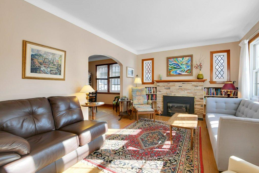 Photo 3 of 225 Crestview Road, Ottawa, Faircrest Heights — HOMEH