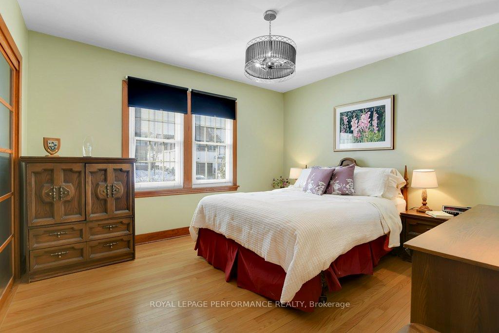 Photo 14 of 225 Crestview Road, Ottawa, Faircrest Heights — HOMEH