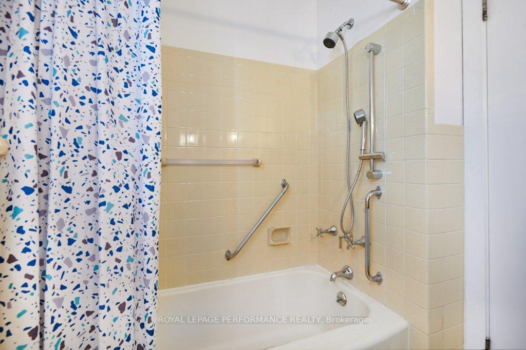 Photo 18 of 225 Crestview Road, Ottawa, Faircrest Heights — HOMEH