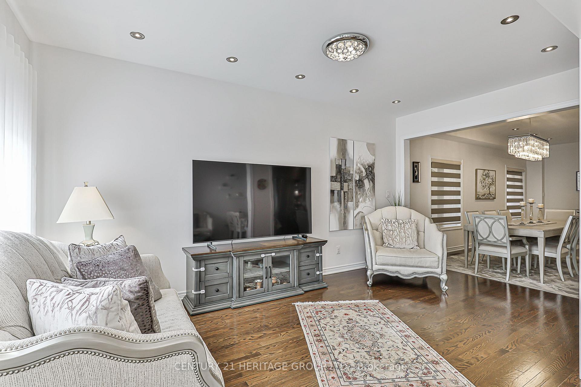 Photo 7 of 55 Lady Loretta Lane, Vaughan, Patterson — HOMEH