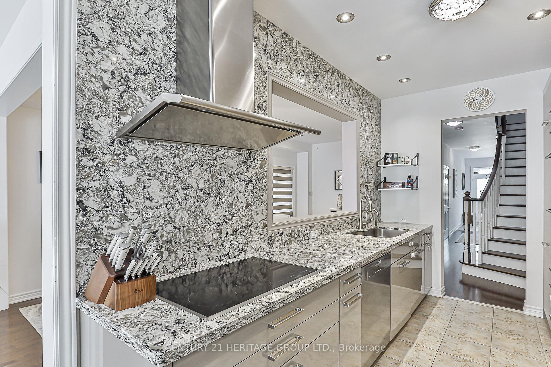 Photo 12 of 55 Lady Loretta Lane, Vaughan, Patterson — HOMEH
