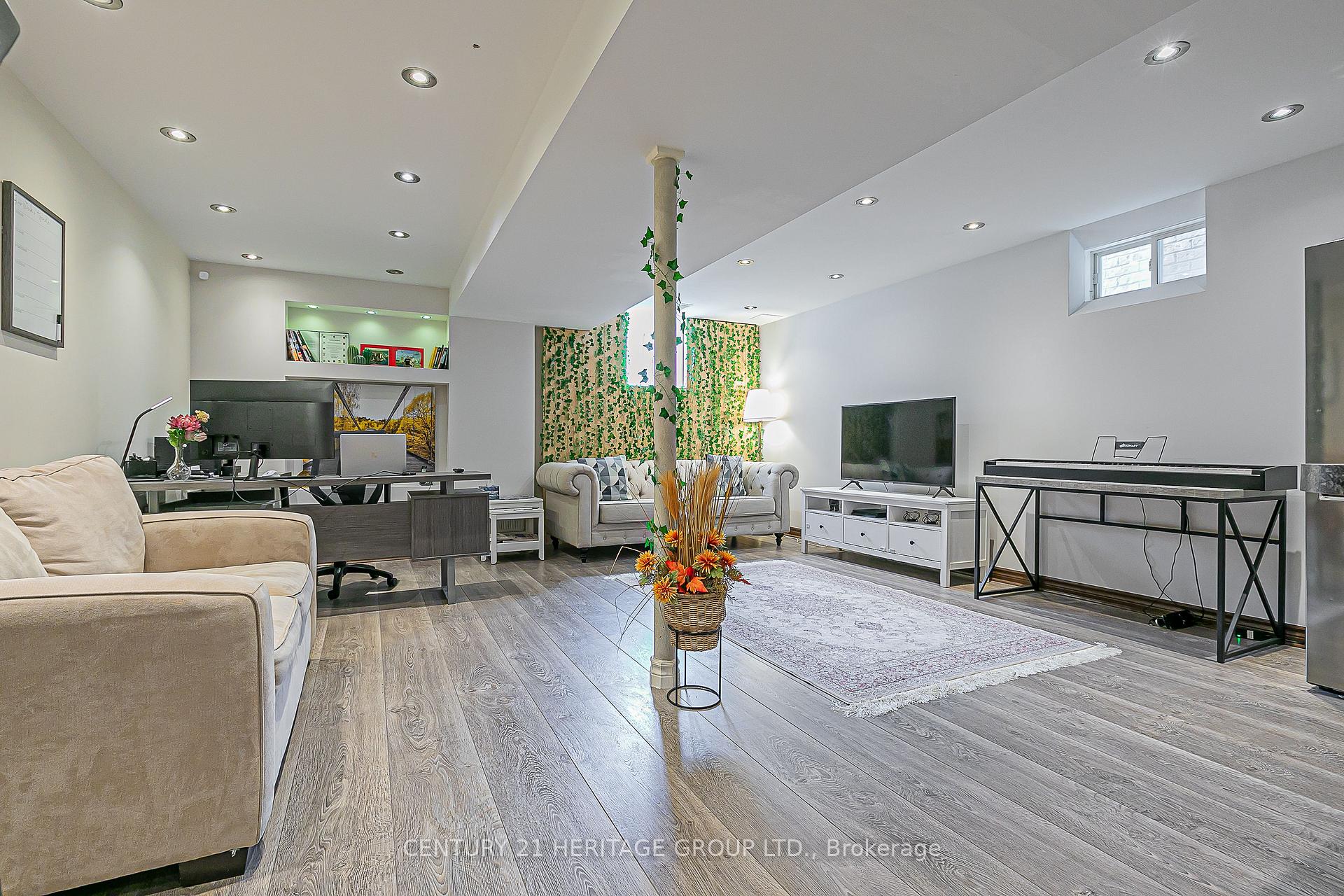 Photo 34 of 55 Lady Loretta Lane, Vaughan, Patterson — HOMEH