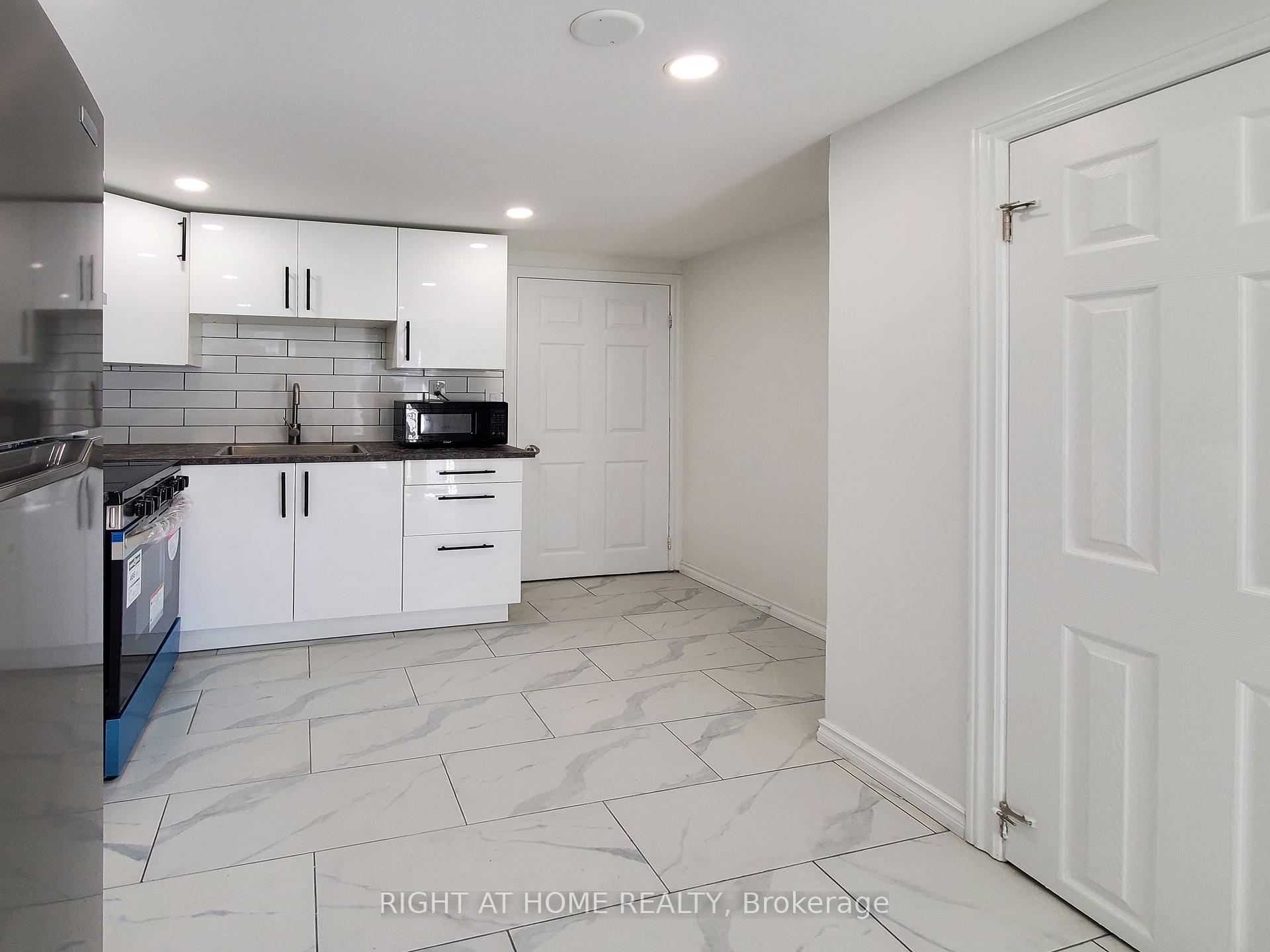 Photo 3 of Unit BSMT, 19 Tawn Crescent, Ajax, Central — HOMEH