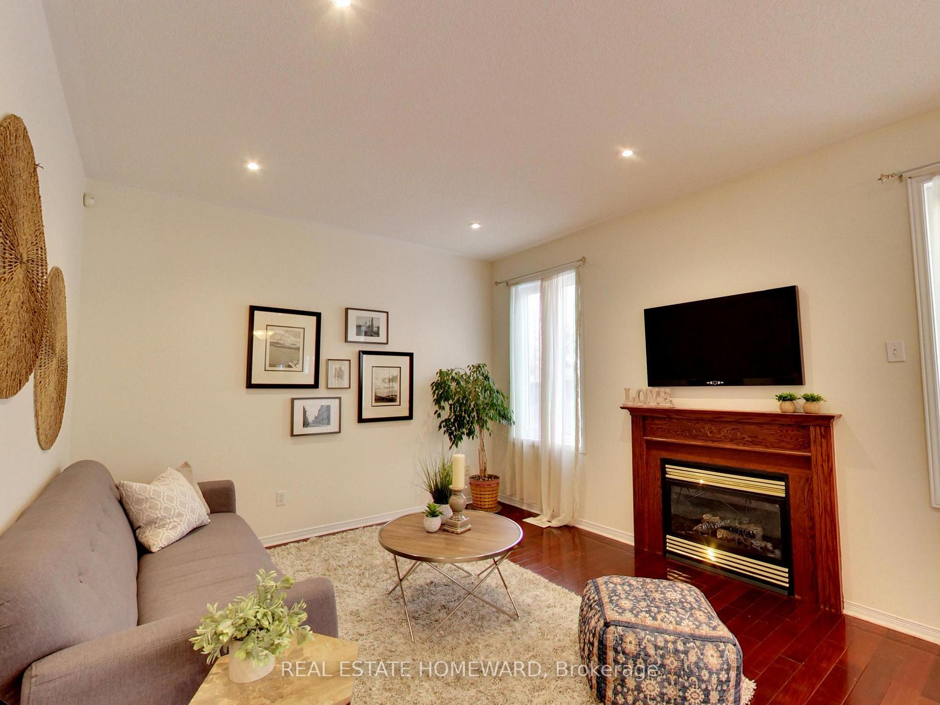 Photo 13 of 105 Chasser Drive, Markham, Greensborough — HOMEH