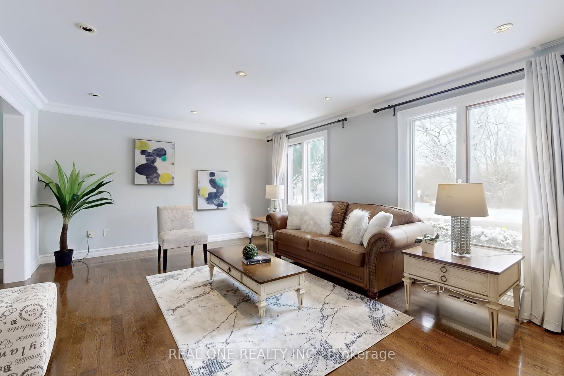Photo 4 of 27 Aitken Circle, Markham, Unionville — HOMEH