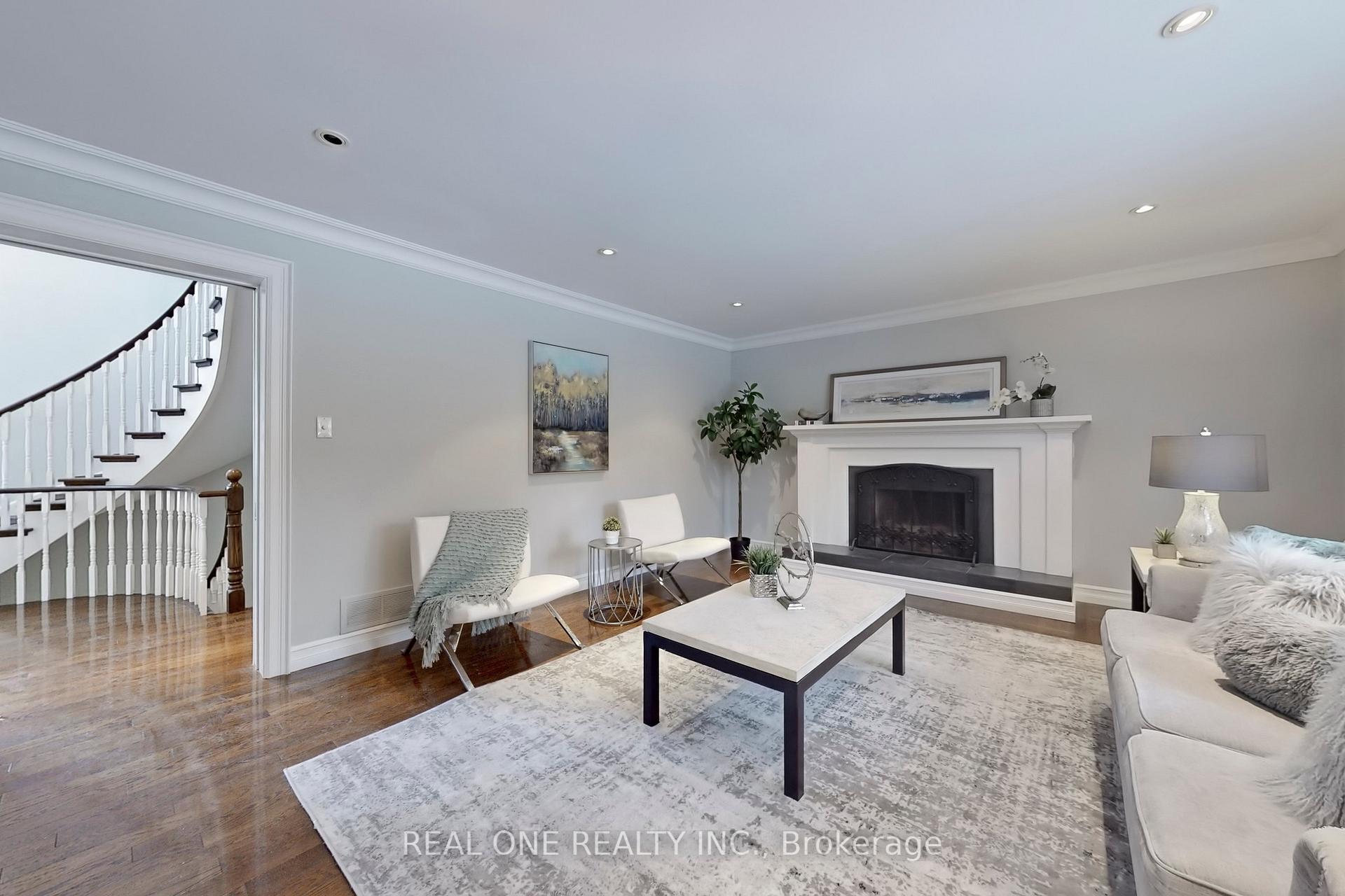 Photo 7 of 27 Aitken Circle, Markham, Unionville — HOMEH