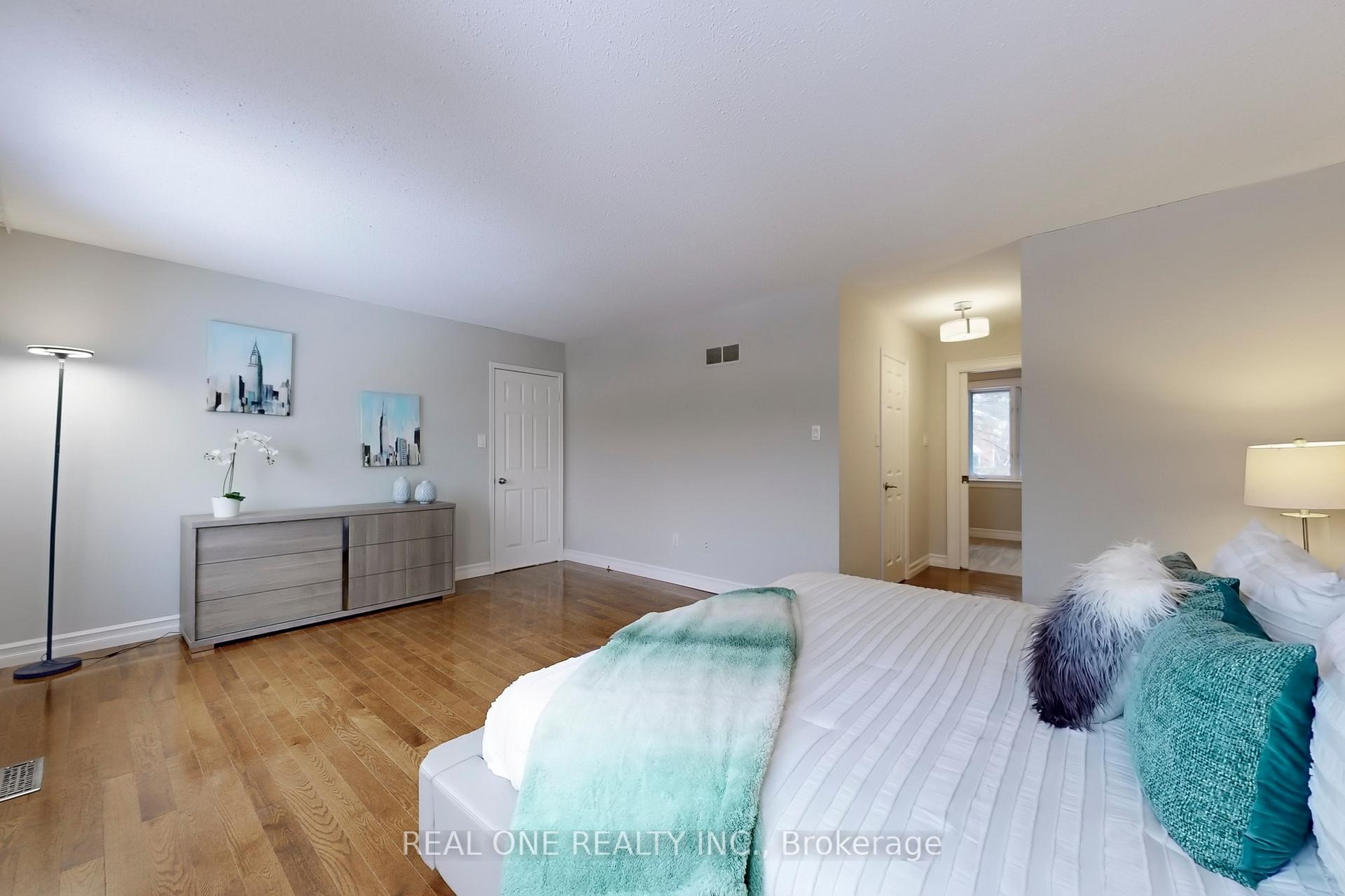Photo 18 of 27 Aitken Circle, Markham, Unionville — HOMEH
