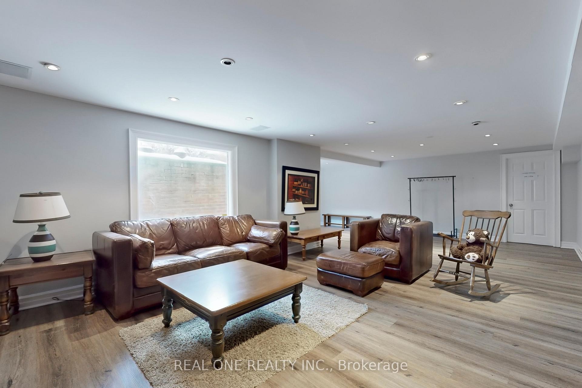 Photo 35 of 27 Aitken Circle, Markham, Unionville — HOMEH