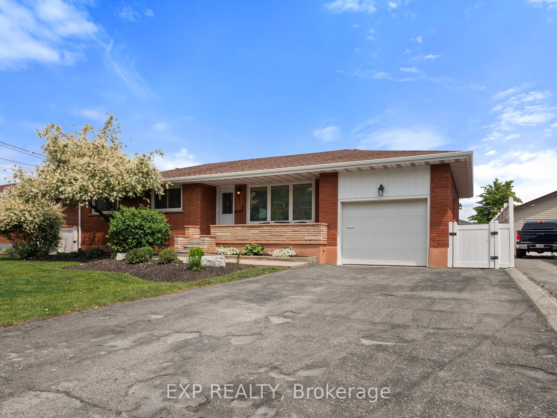Photo 2 of 653 Lincoln Street, Welland, Lincoln/Crowland — HOMEH