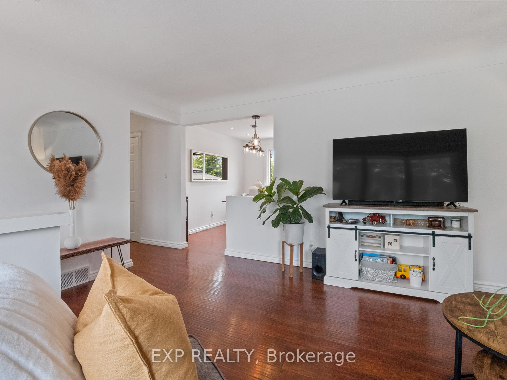 Photo 7 of 653 Lincoln Street, Welland, Lincoln/Crowland — HOMEH