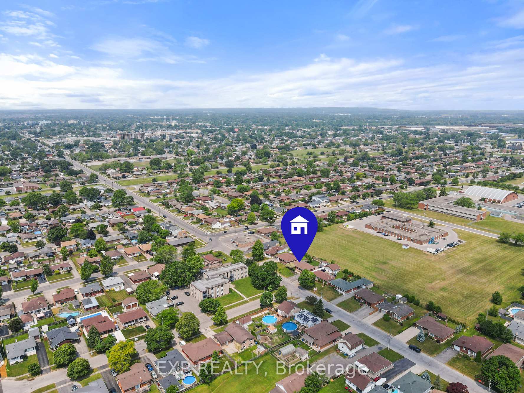 Photo 60 of 653 Lincoln Street, Welland, Lincoln/Crowland — HOMEH