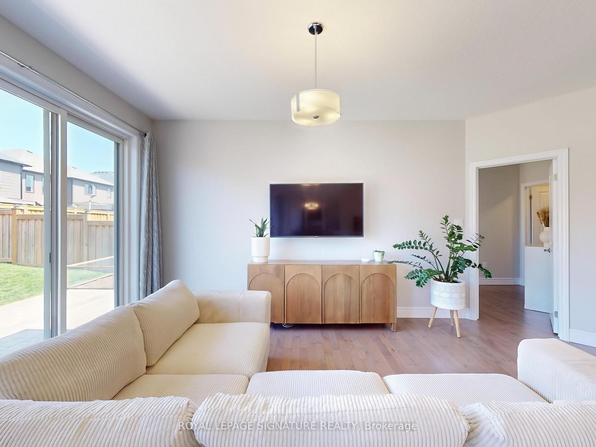Photo 11 of 107 Tristan Crescent, Woolwich — HOMEH