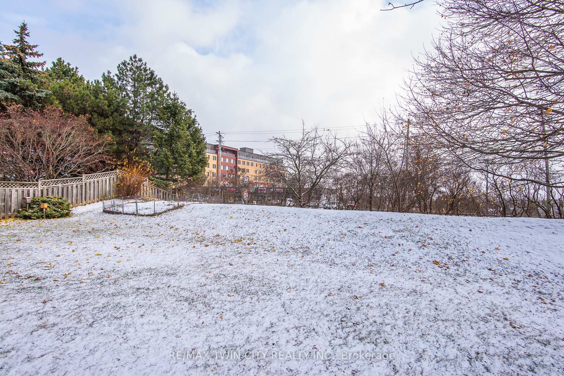 Photo 3 of 413 Foxhunt Place, Waterloo — HOMEH