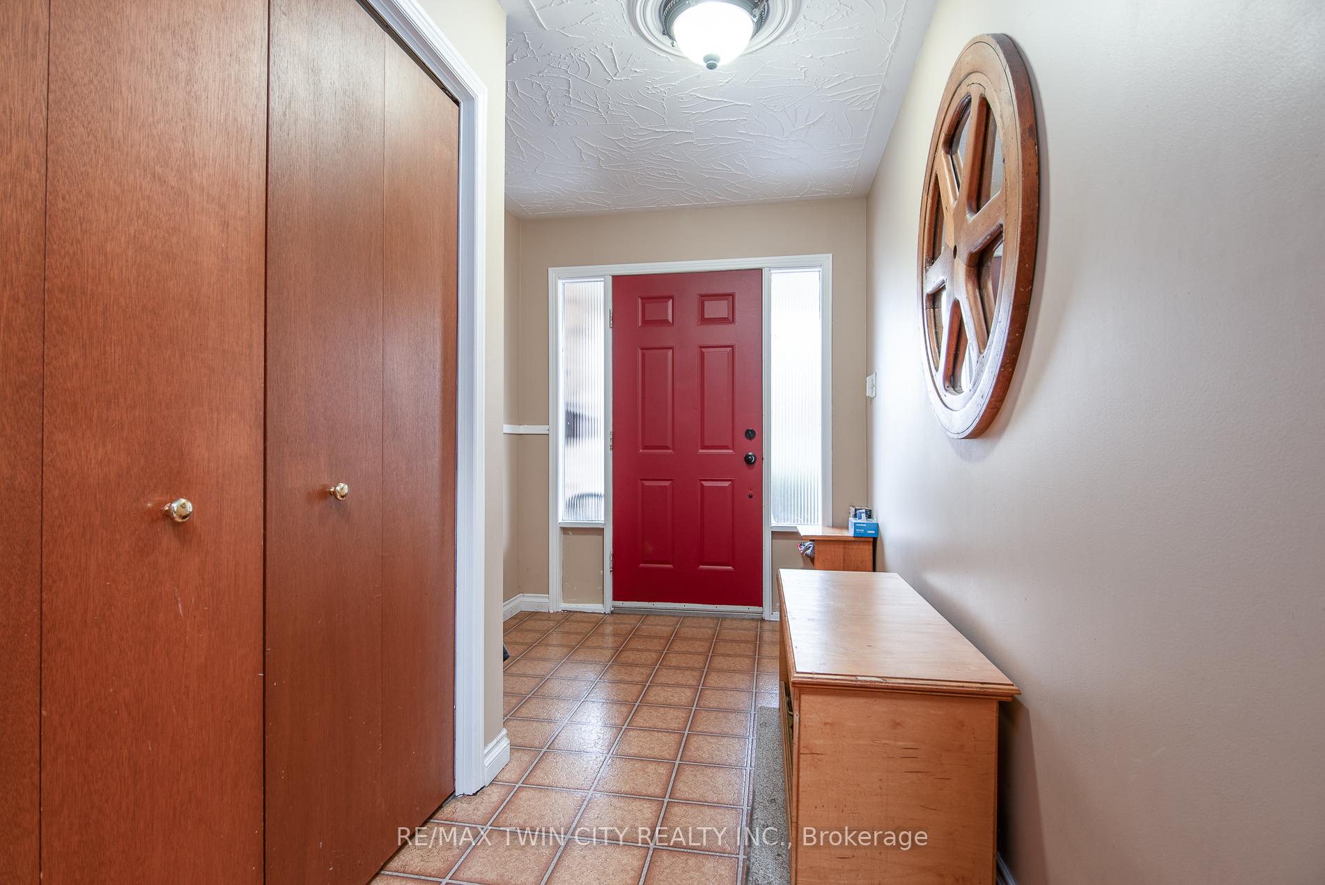 Photo 9 of 413 Foxhunt Place, Waterloo — HOMEH
