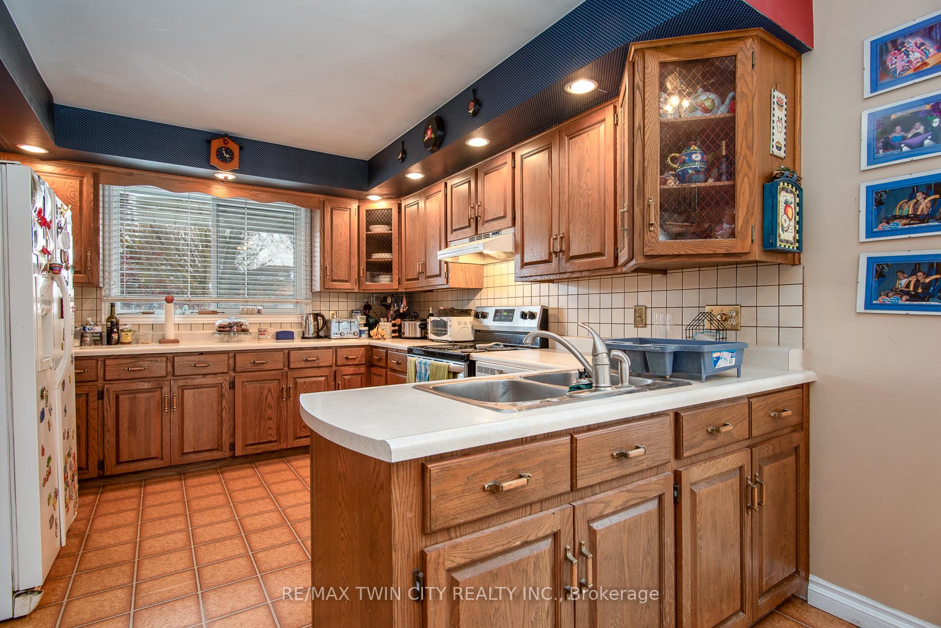 Photo 13 of 413 Foxhunt Place, Waterloo — HOMEH