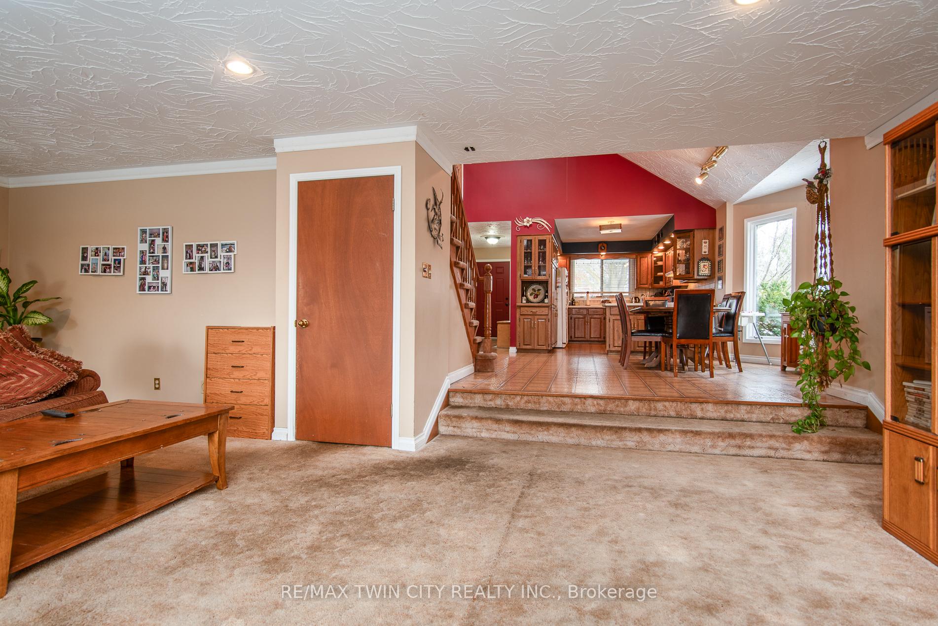 Photo 17 of 413 Foxhunt Place, Waterloo — HOMEH