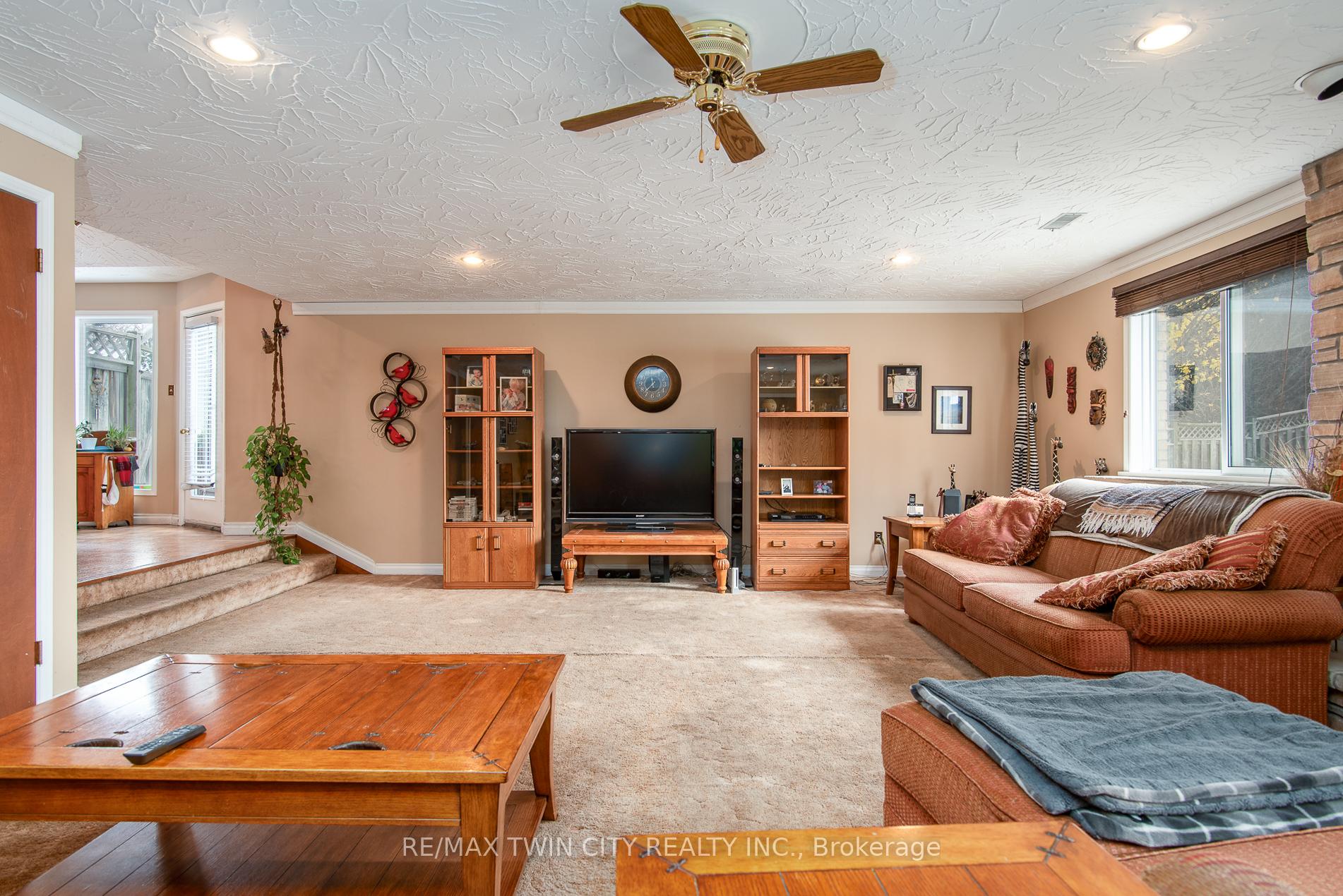Photo 18 of 413 Foxhunt Place, Waterloo — HOMEH