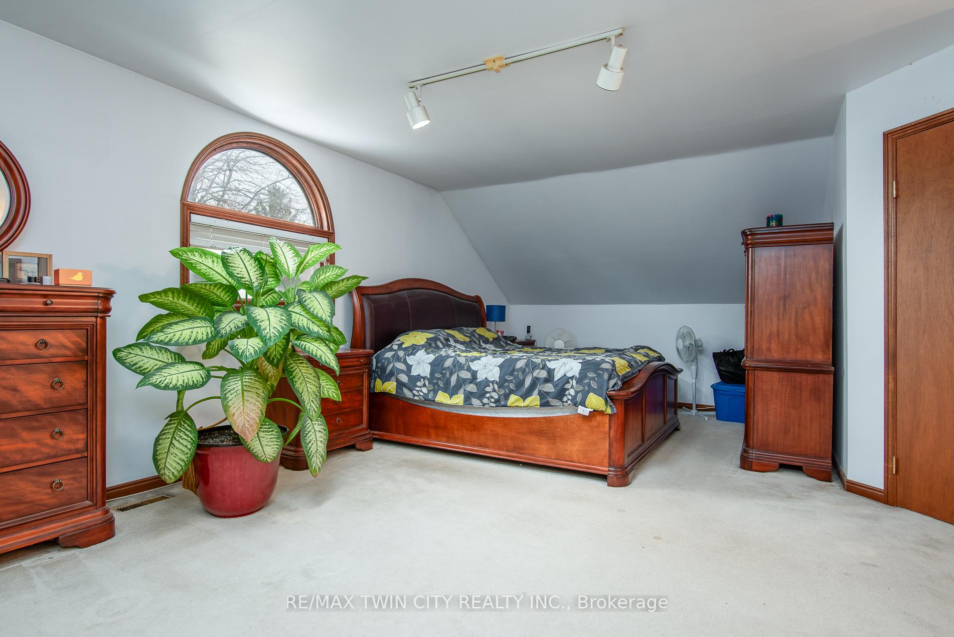 Photo 27 of 413 Foxhunt Place, Waterloo — HOMEH