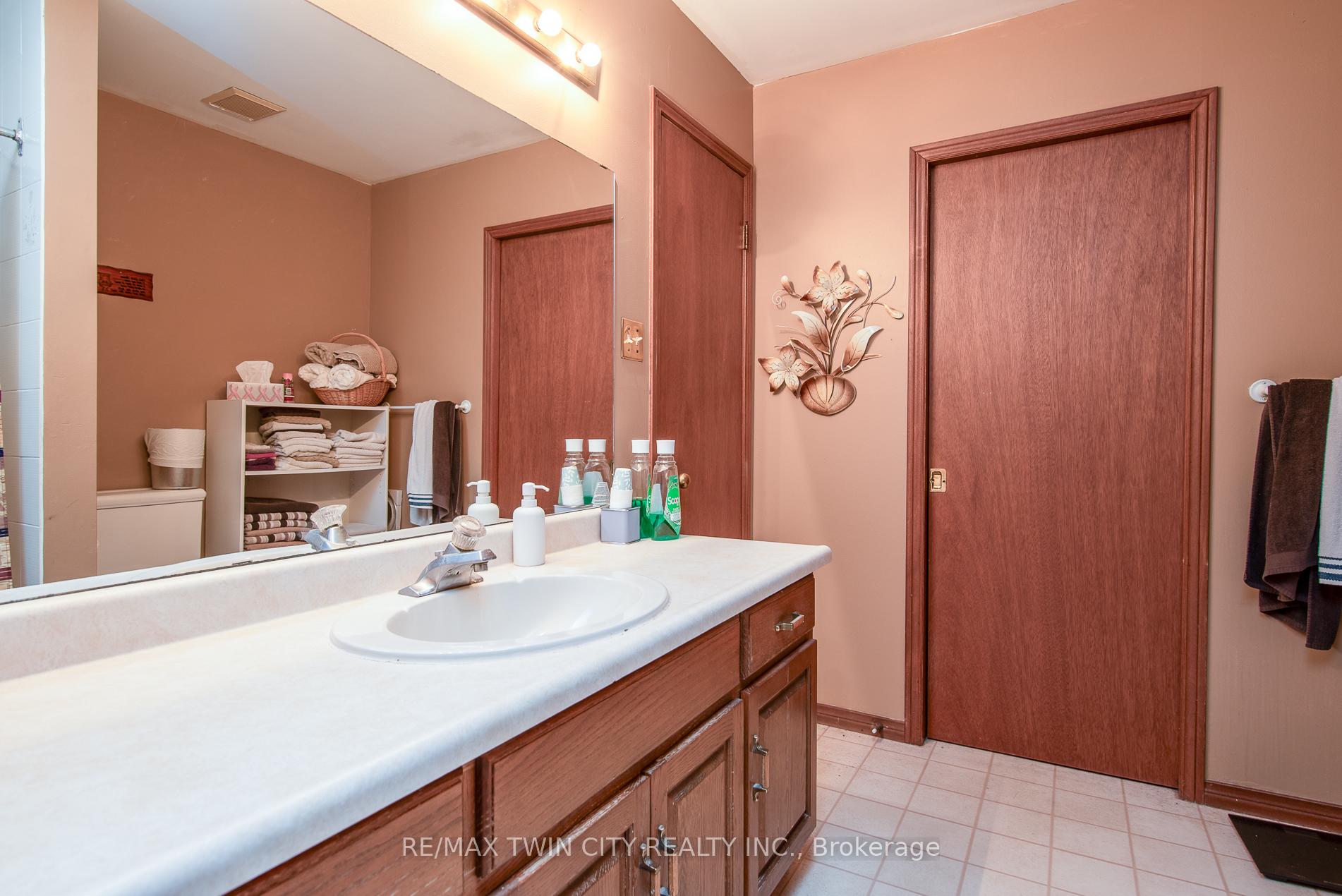 Photo 29 of 413 Foxhunt Place, Waterloo — HOMEH