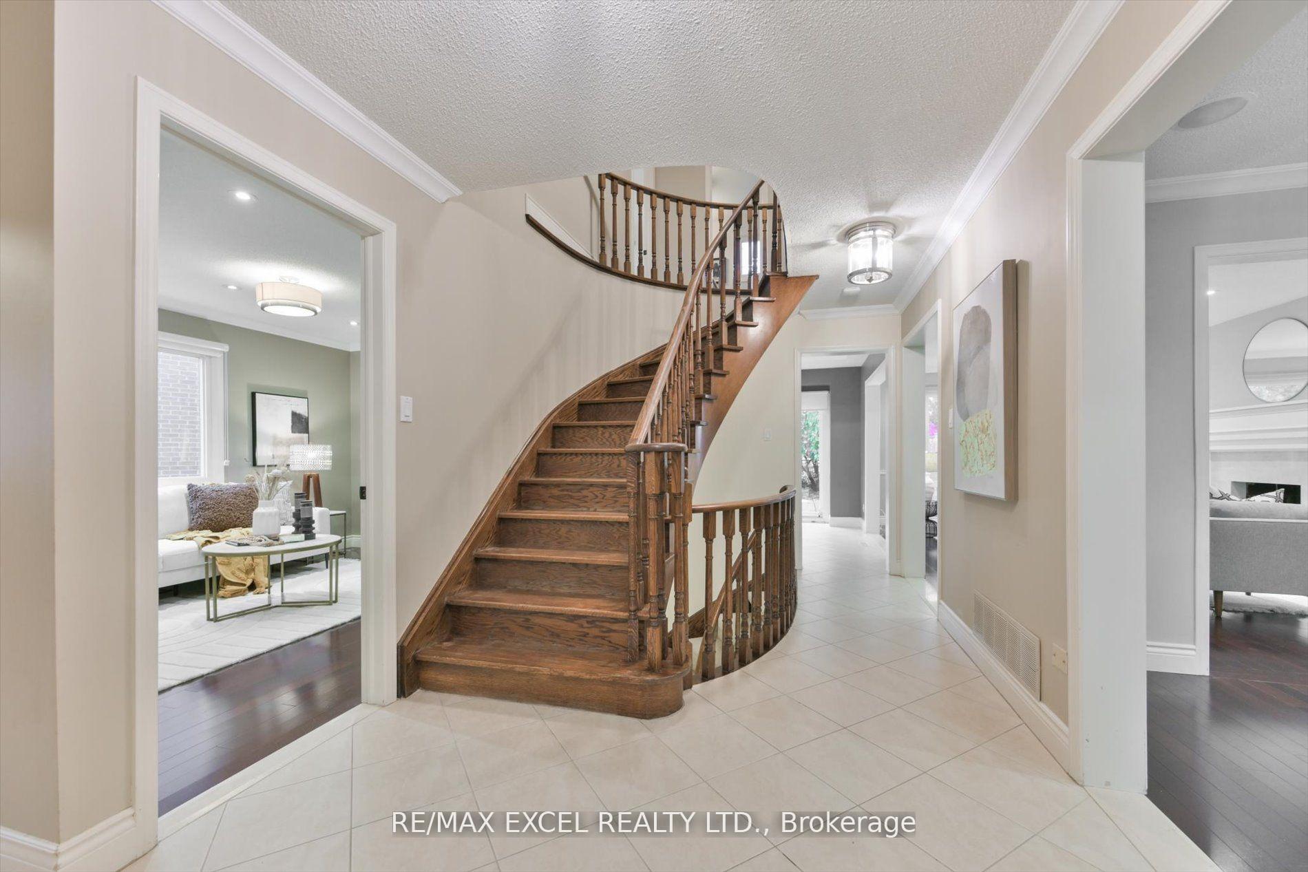 Photo 4 of 19 Sycamore Drive, Markham, Aileen-Willowbrook — HOMEH