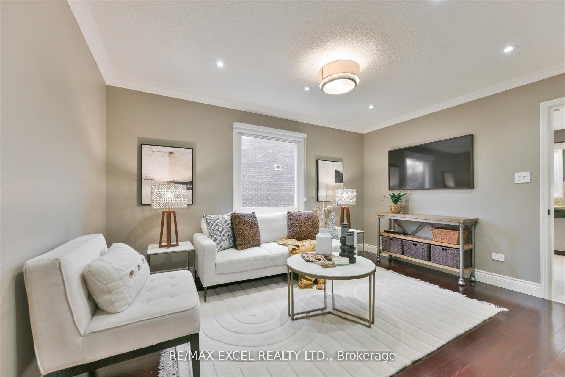 Photo 5 of 19 Sycamore Drive, Markham, Aileen-Willowbrook — HOMEH