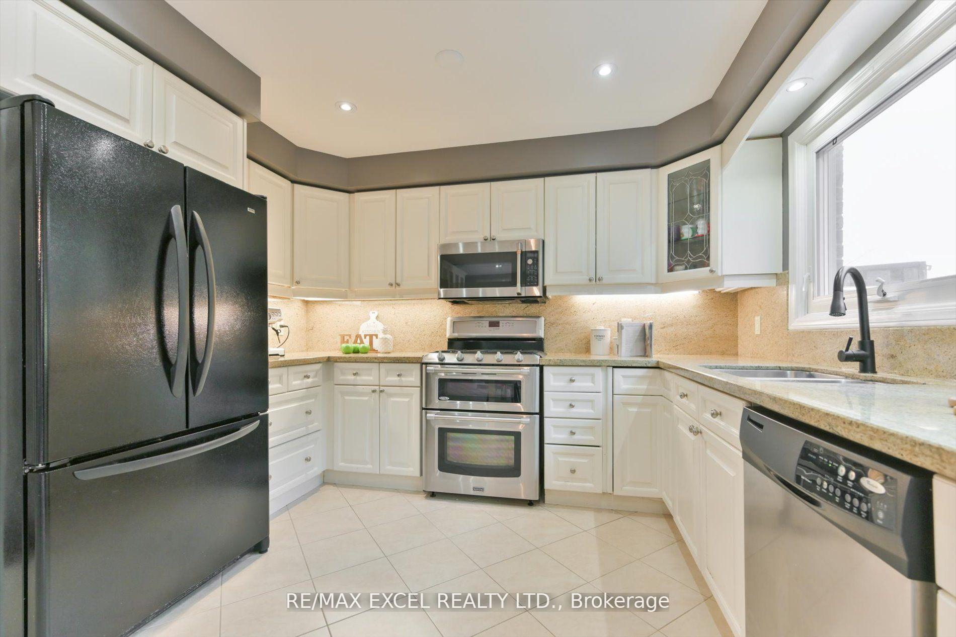 Photo 17 of 19 Sycamore Drive, Markham, Aileen-Willowbrook — HOMEH