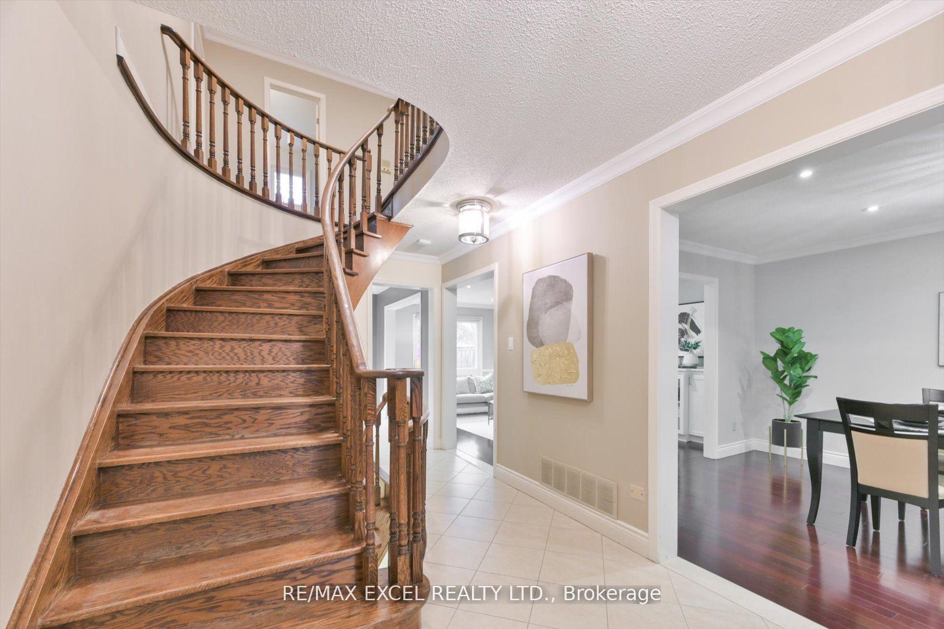 Photo 20 of 19 Sycamore Drive, Markham, Aileen-Willowbrook — HOMEH