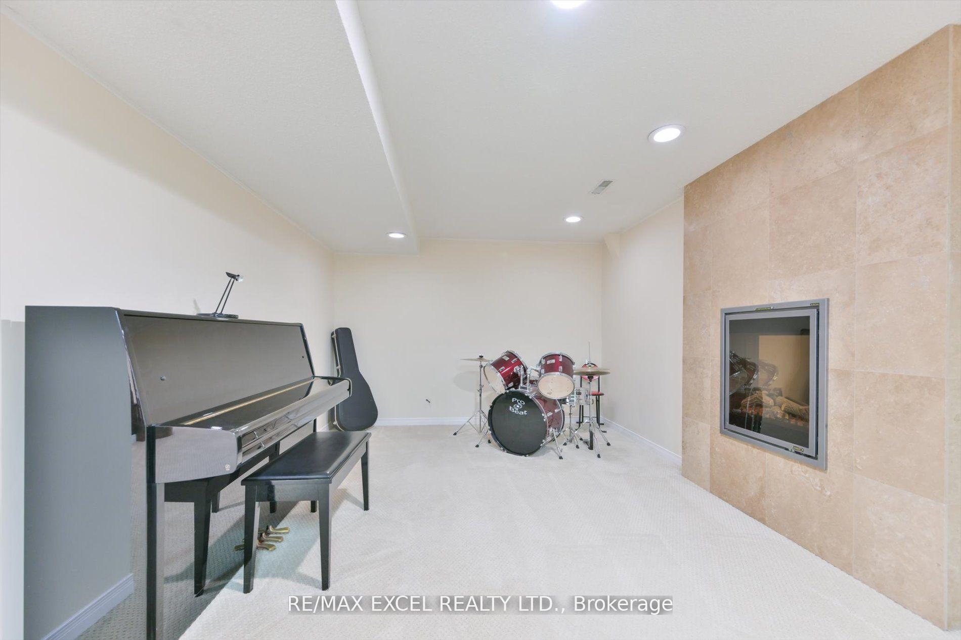 Photo 33 of 19 Sycamore Drive, Markham, Aileen-Willowbrook — HOMEH