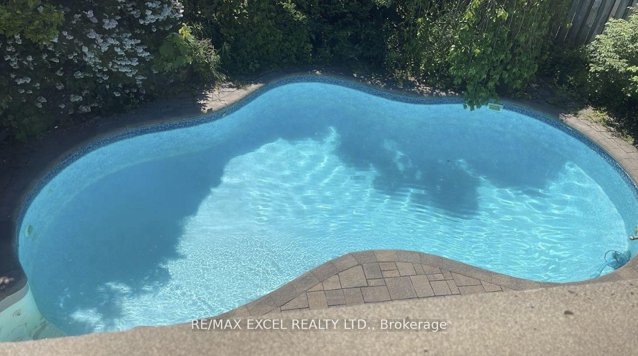 Photo 38 of 19 Sycamore Drive, Markham, Aileen-Willowbrook — HOMEH